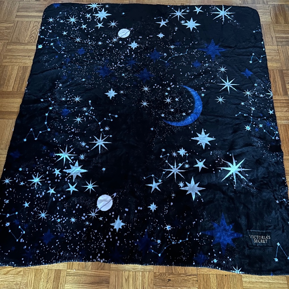 Victoria’s Secret galaxy throw blanket 🌌
